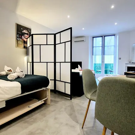 Large Just 6 Minutes Away From The Palais And The Croisette * Канны