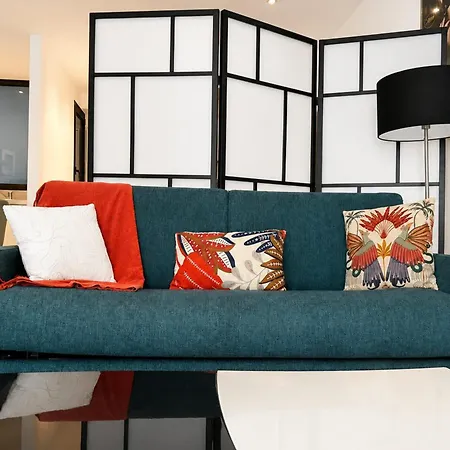 Large Just 6 Minutes Away From The Palais And The Croisette Канны