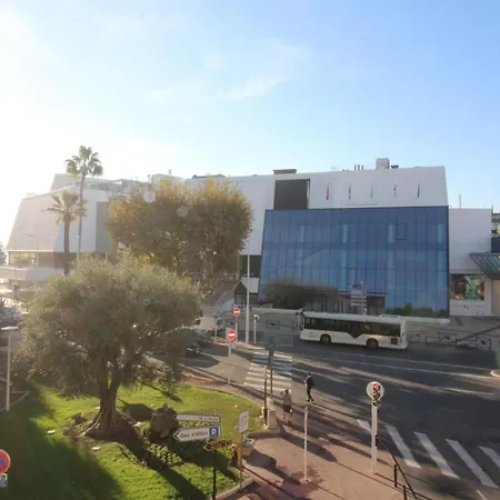 Large Just 6 Minutes Away From The Palais And The Croisette Apartmán *